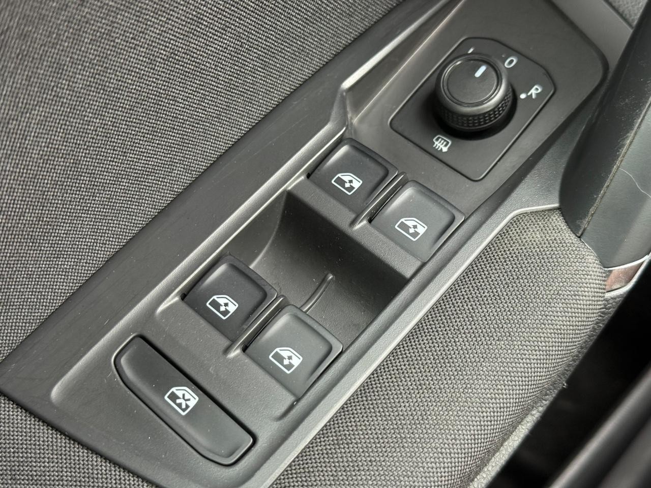 Volkswagen Tiguan Vehicle Image 20