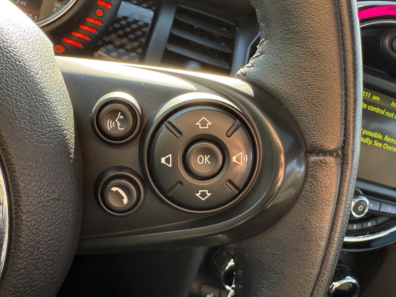 MINI Hardtop 2 Door Vehicle Image 16