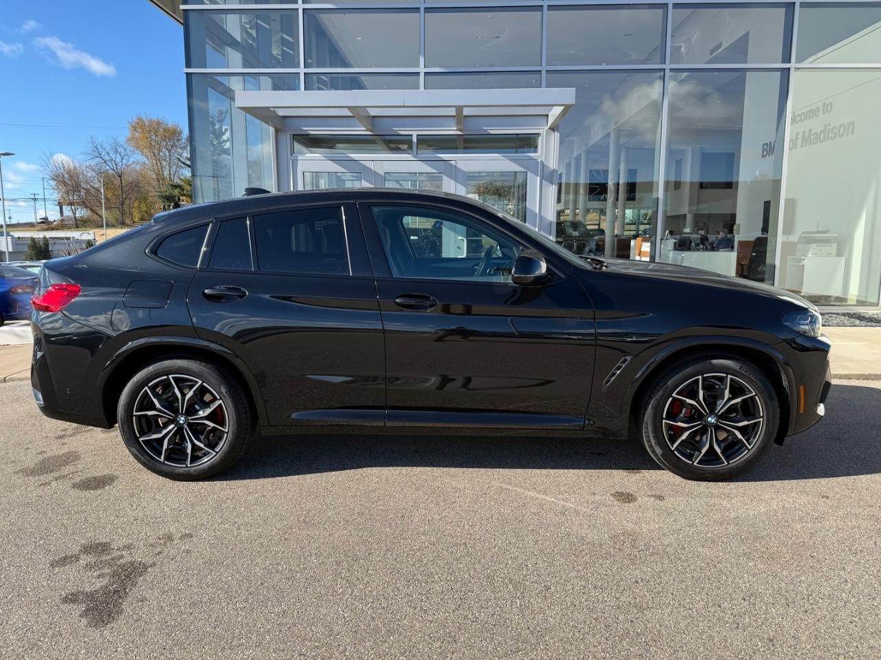 BMW X4 Vehicle Image 02