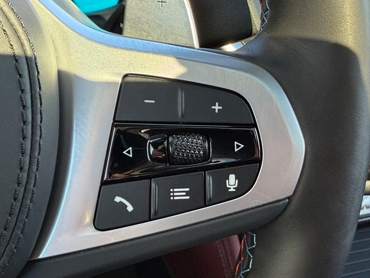 BMW X4 Vehicle Image 17