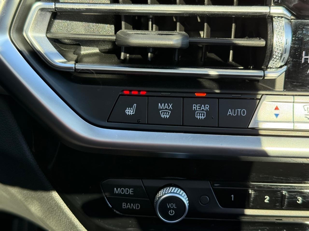 BMW X4 Vehicle Image 21