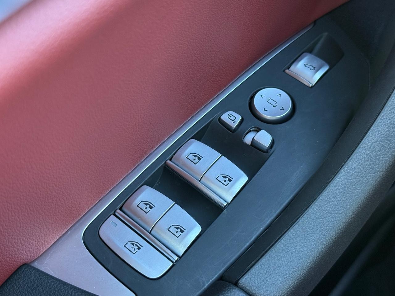 BMW X4 Vehicle Image 22