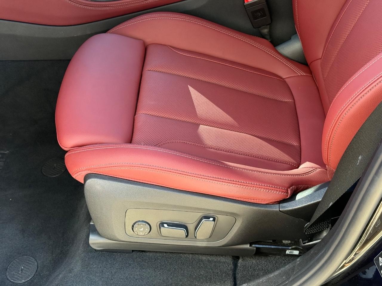 BMW X4 Vehicle Image 23