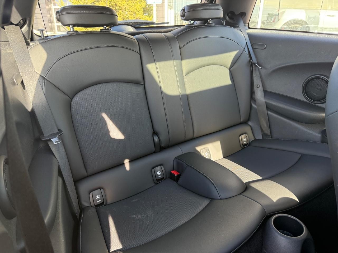 MINI Hardtop 2 Door Vehicle Image 09