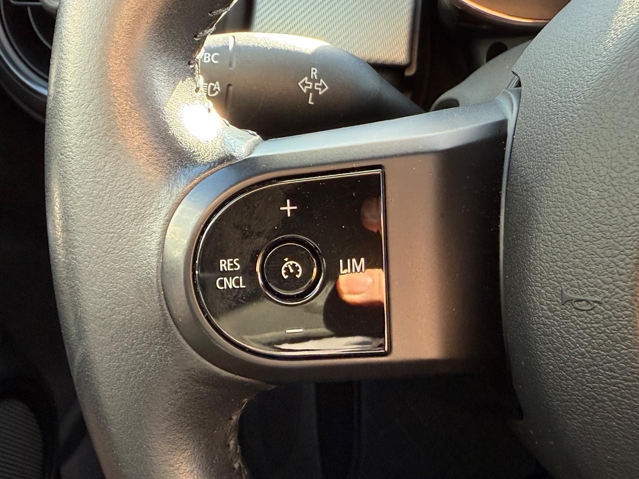 MINI Hardtop 2 Door Vehicle Image 15