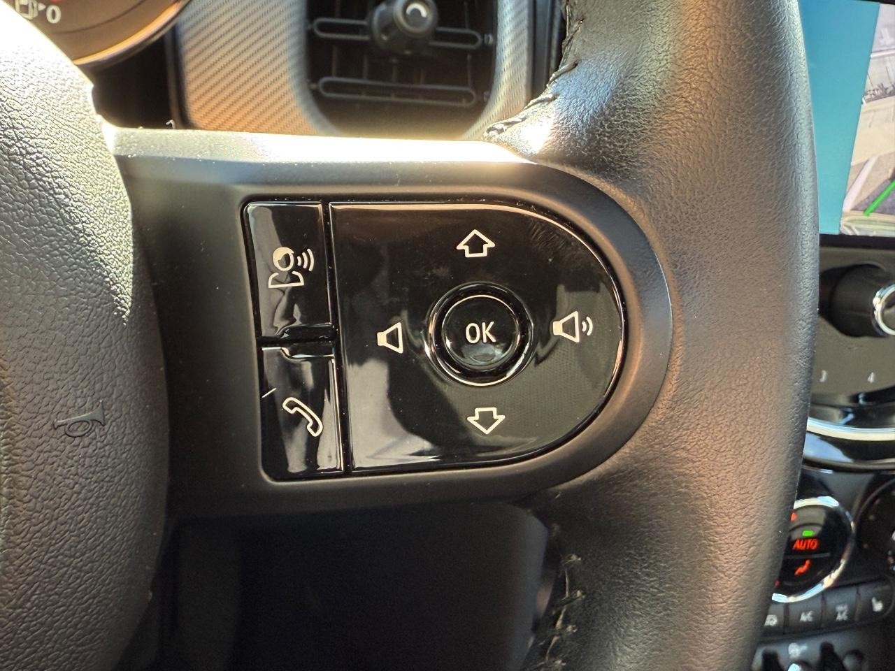 MINI Hardtop 2 Door Vehicle Image 16