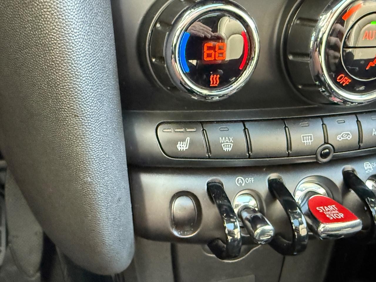 MINI Hardtop 2 Door Vehicle Image 19