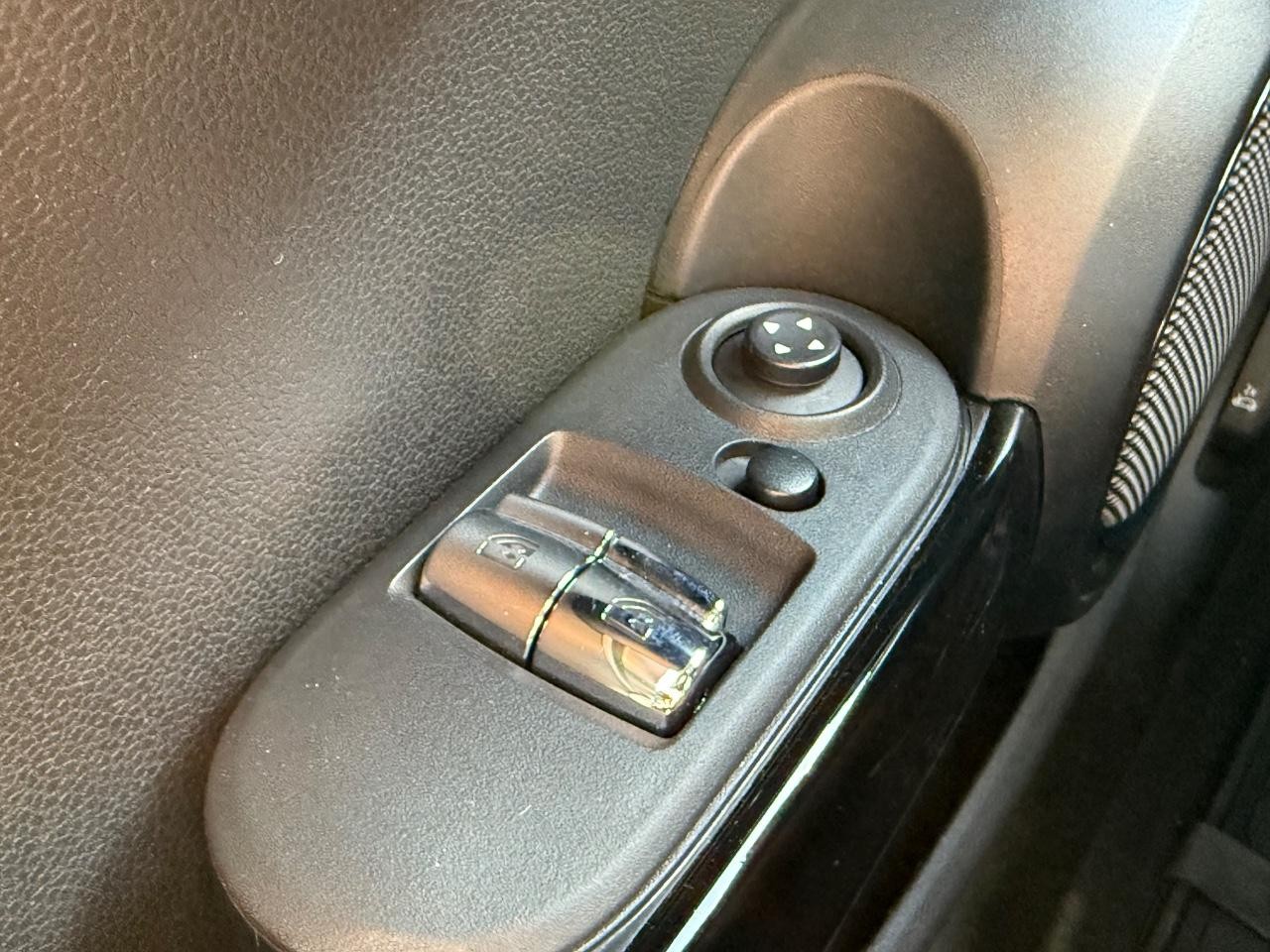 MINI Hardtop 2 Door Vehicle Image 20