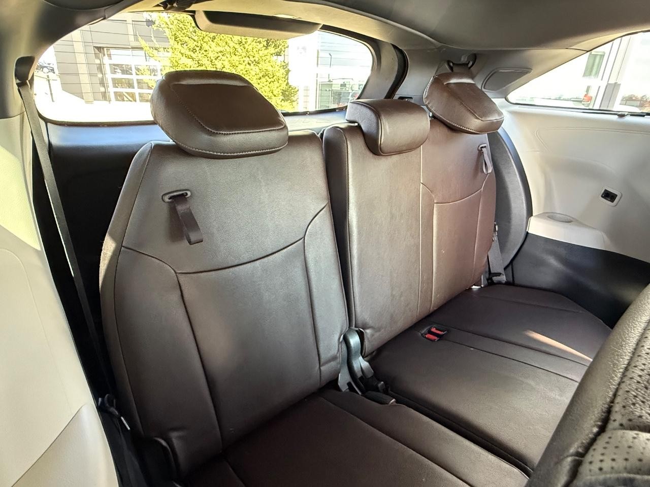 Toyota Sienna Vehicle Image 10