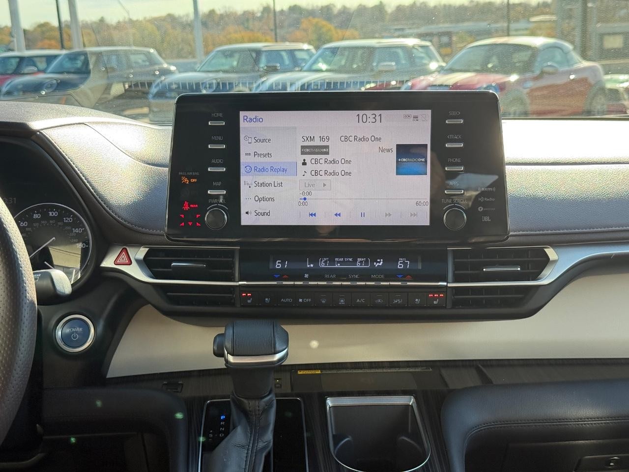 Toyota Sienna Vehicle Image 14