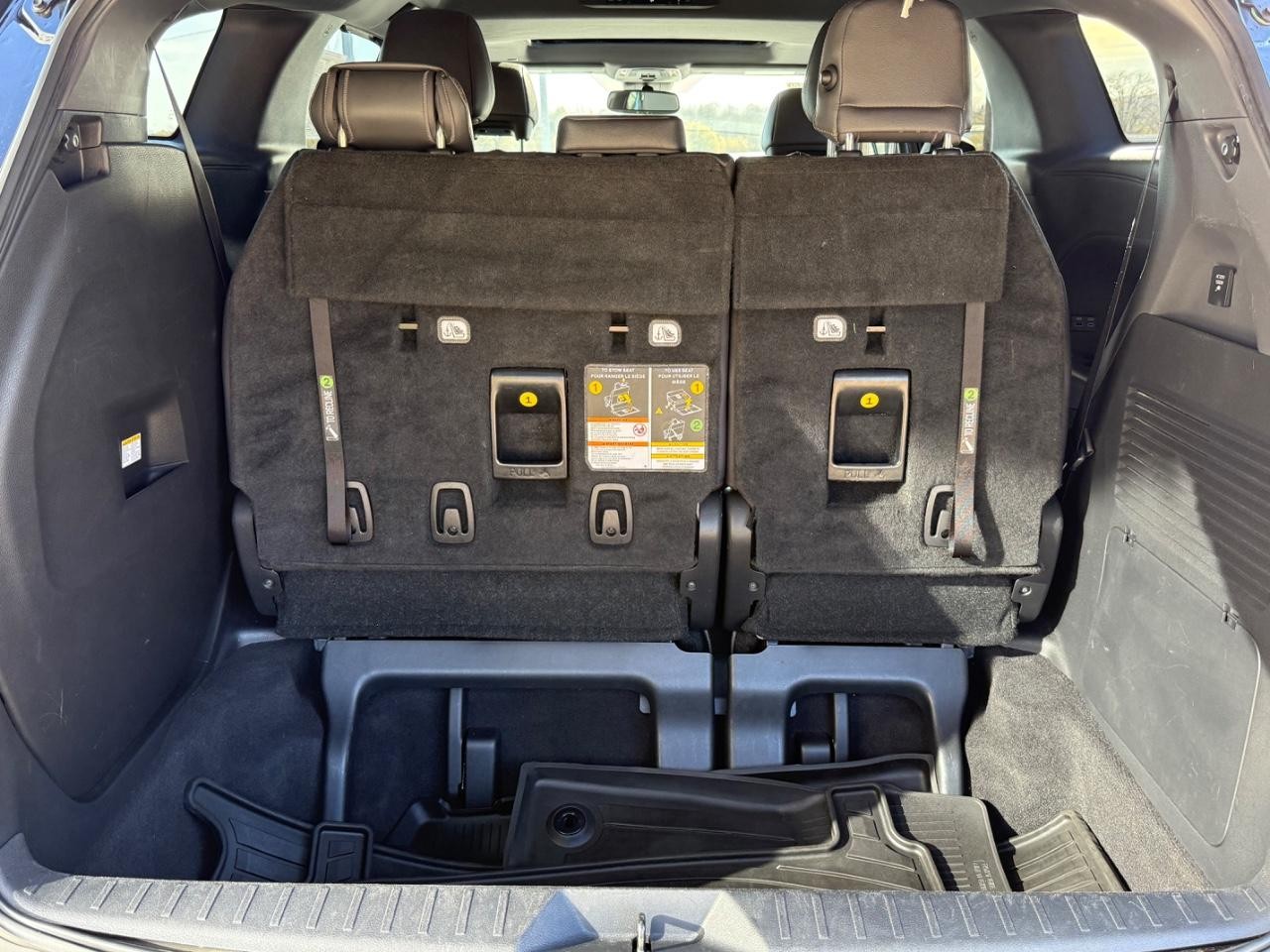 Toyota Sienna Vehicle Image 05