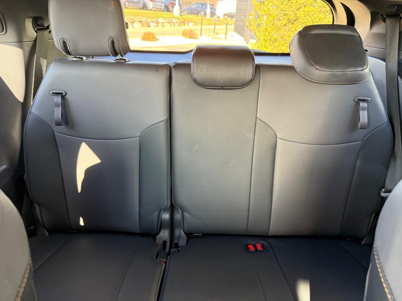 Toyota Sienna Vehicle Image 11