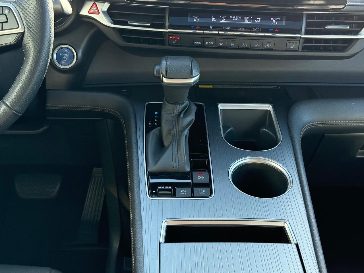 Toyota Sienna Vehicle Image 14