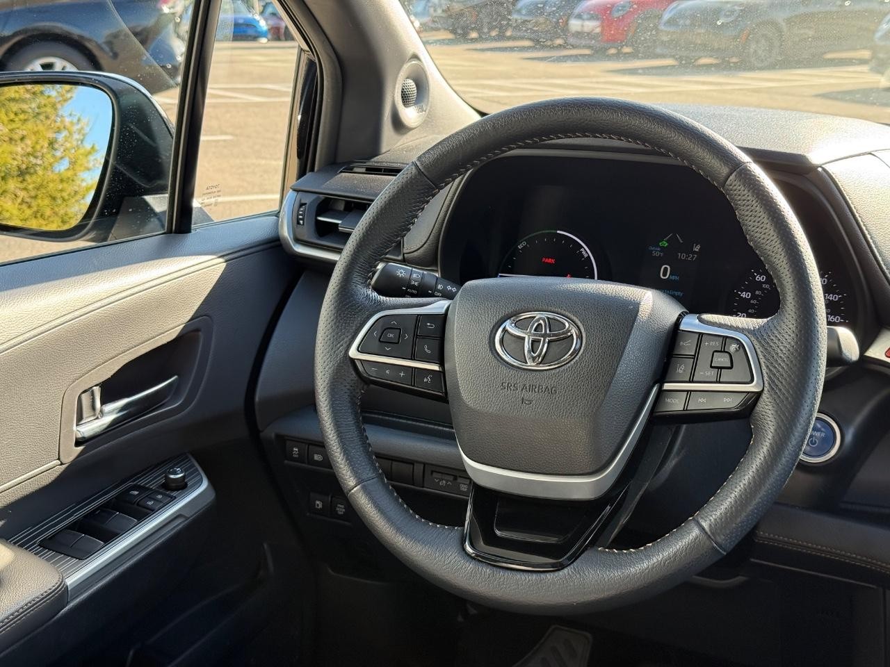 Toyota Sienna Vehicle Image 15