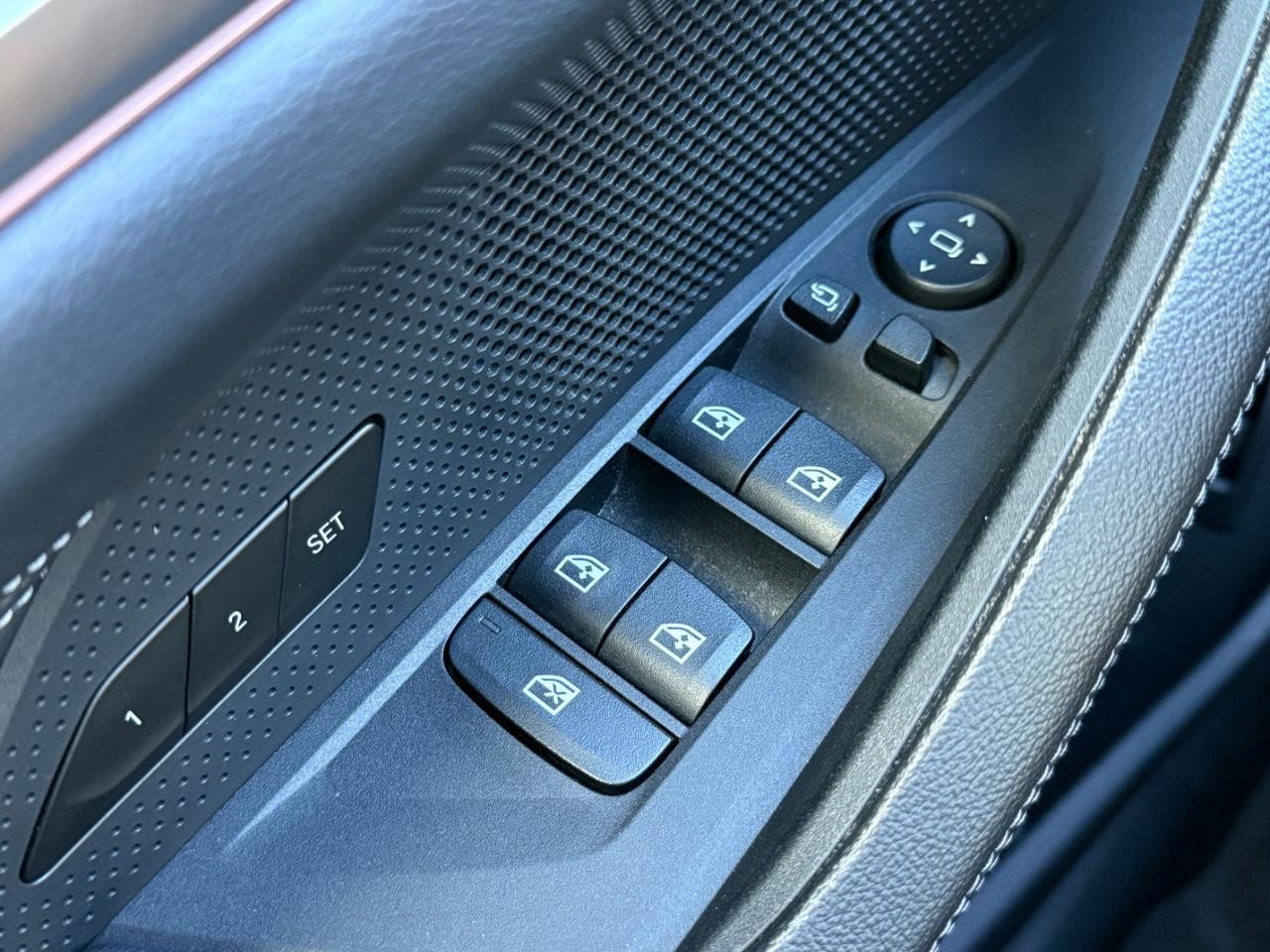 BMW 4 Series Vehicle Image 23