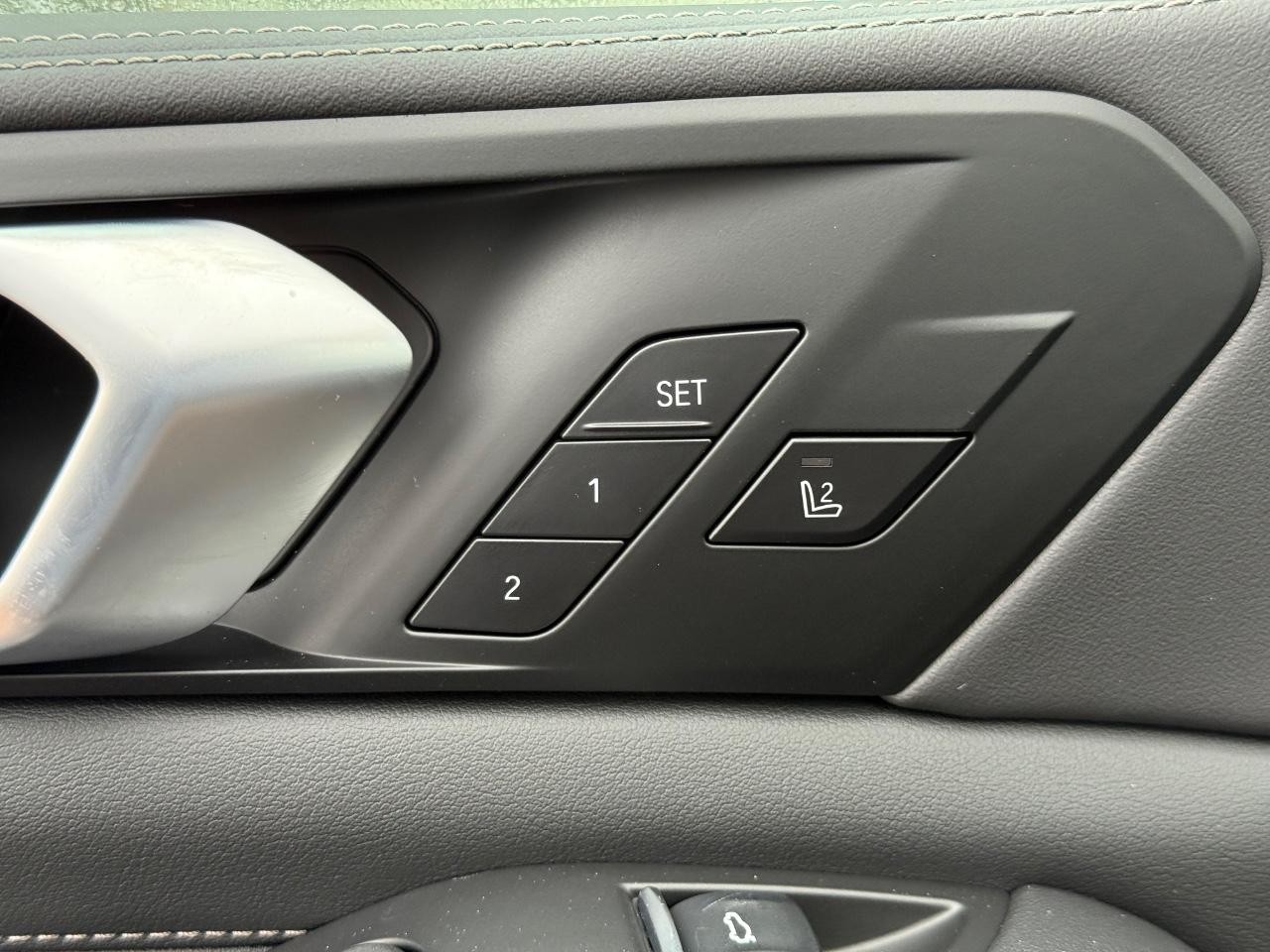 BMW X5 Vehicle Image 11