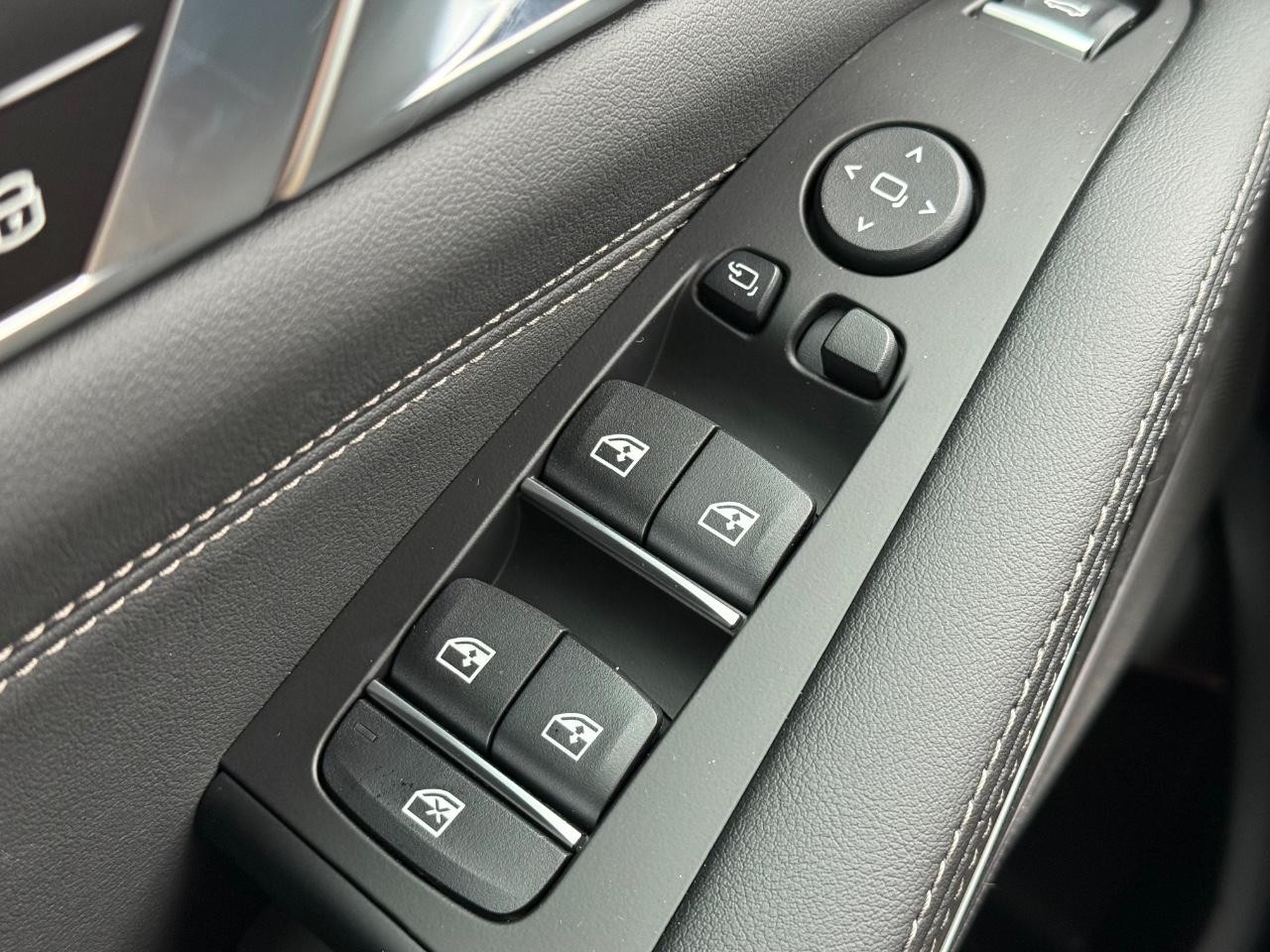 BMW X5 Vehicle Image 16