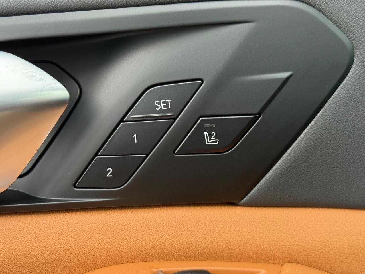 BMW X5 Vehicle Image 11