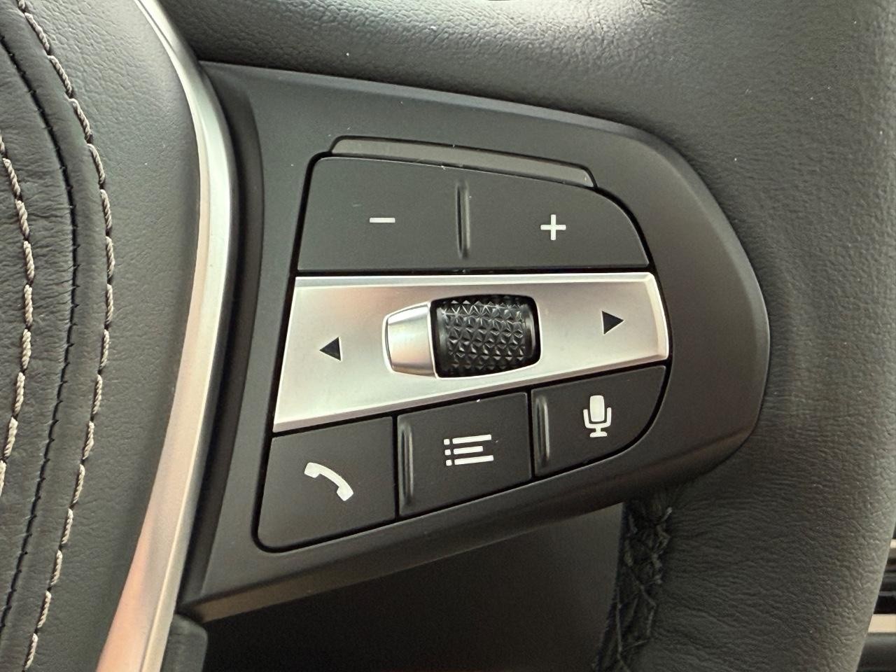 BMW X5 Vehicle Image 13