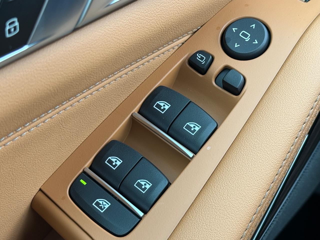 BMW X5 Vehicle Image 16