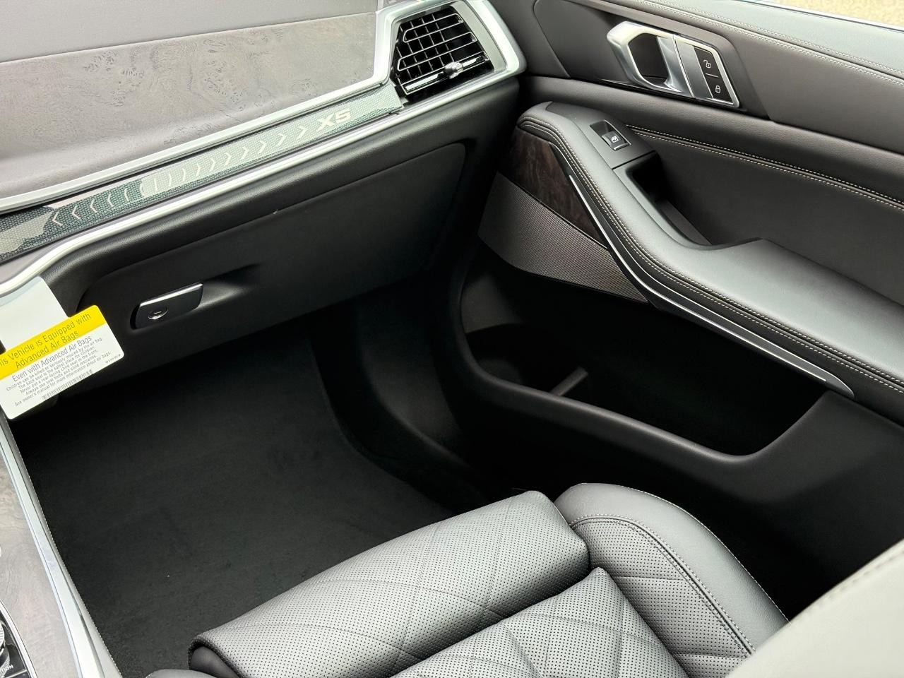 BMW X5 Vehicle Image 11