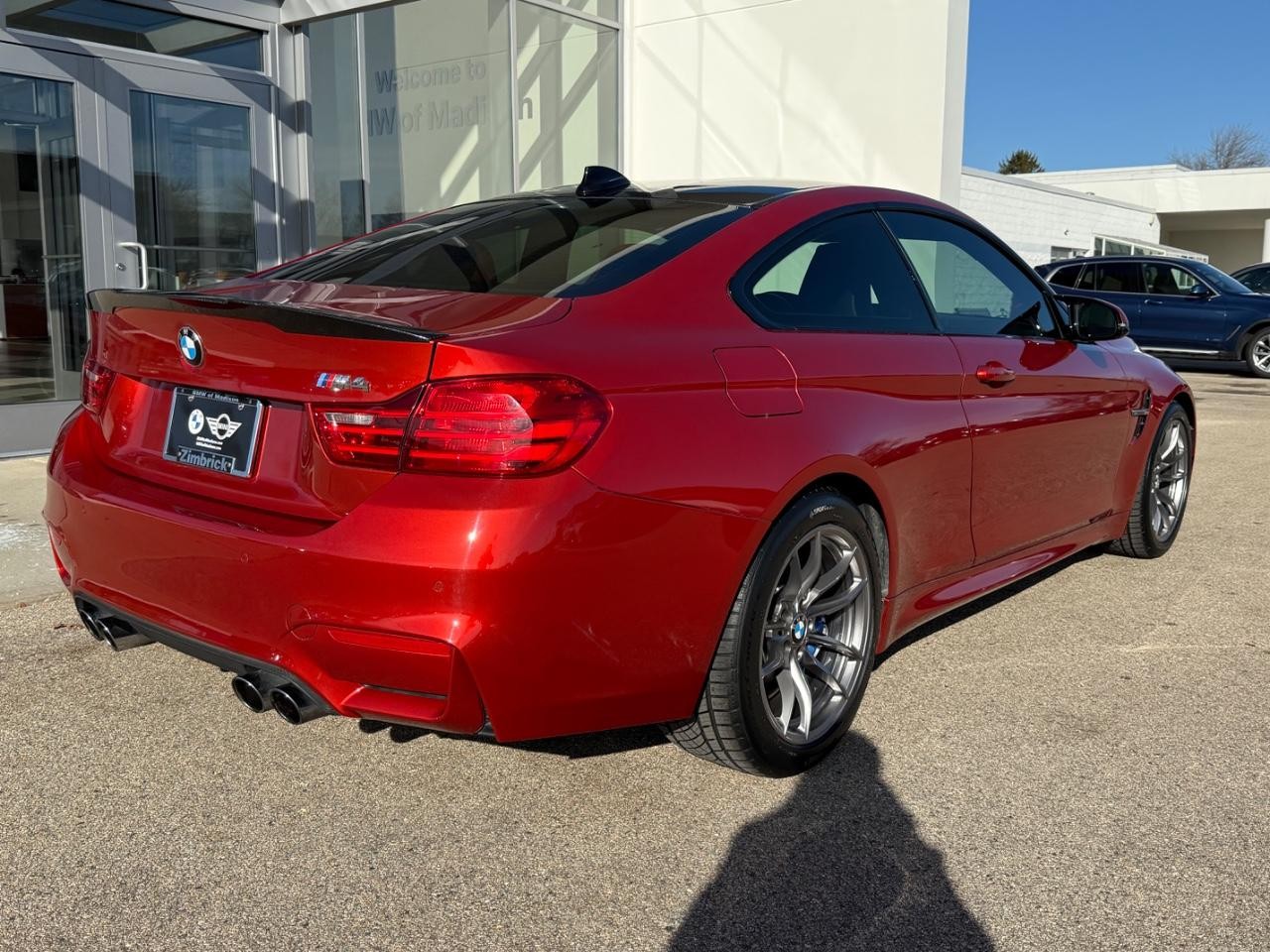 BMW M4 Vehicle Full-screen Gallery Image 03