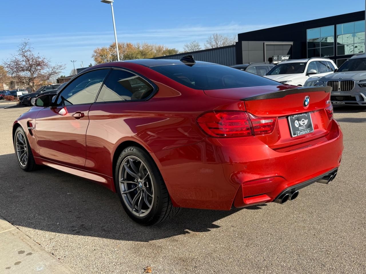 BMW M4 Vehicle Full-screen Gallery Image 05