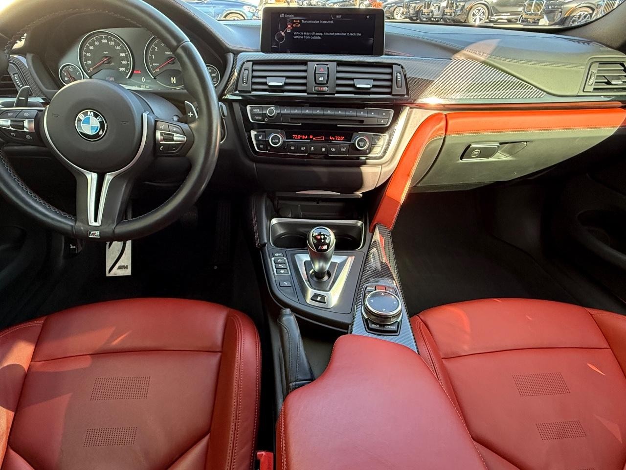 BMW M4 Vehicle Full-screen Gallery Image 10