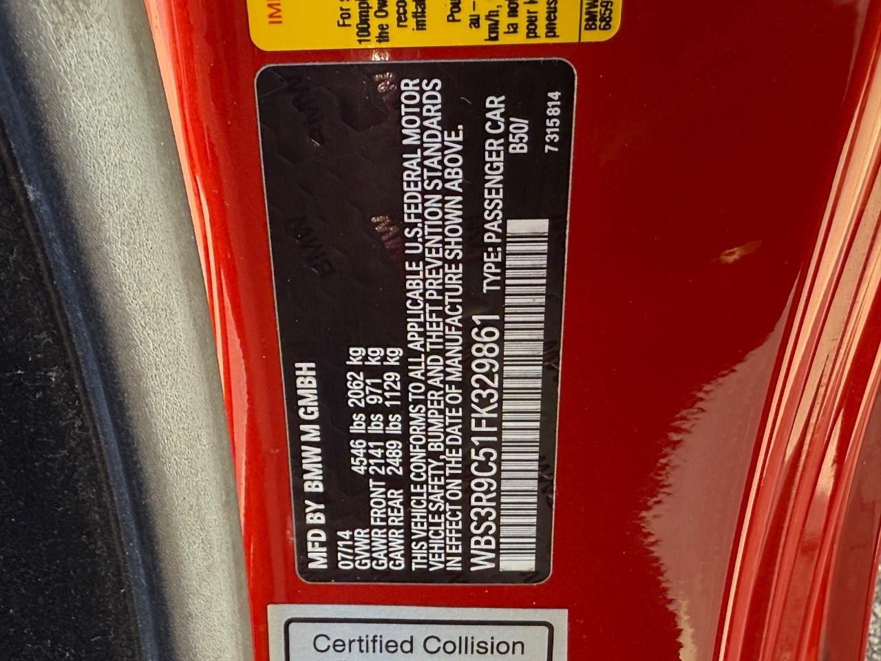 BMW M4 Vehicle Full-screen Gallery Image 22