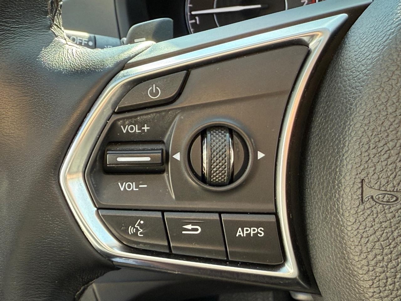 Acura RDX Vehicle Full-screen Gallery Image 14