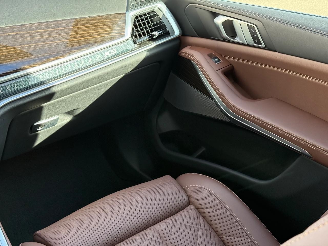 BMW X5 Vehicle Image 14