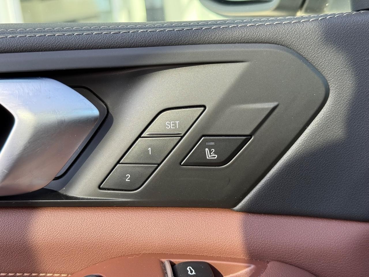 BMW X5 Vehicle Image 15