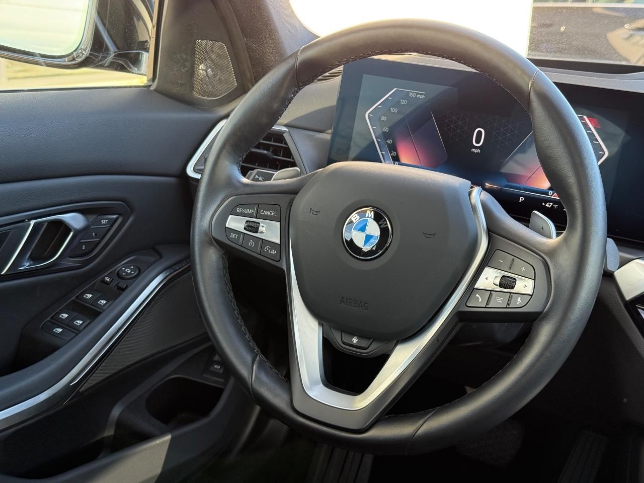 BMW 3 Series Vehicle Image 13