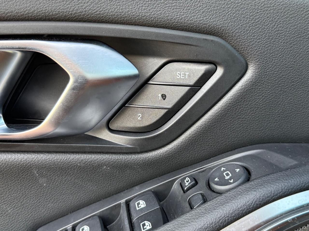 BMW 3 Series Vehicle Image 15