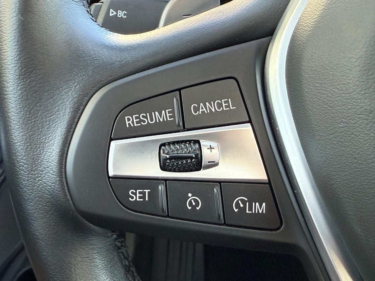 BMW 3 Series Vehicle Image 16