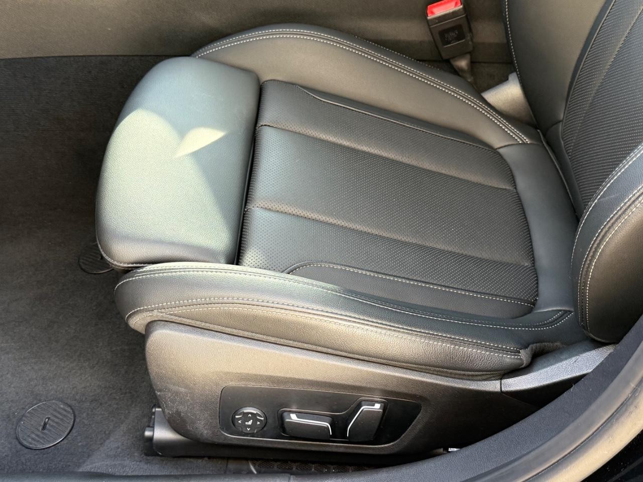 BMW 3 Series Vehicle Image 21