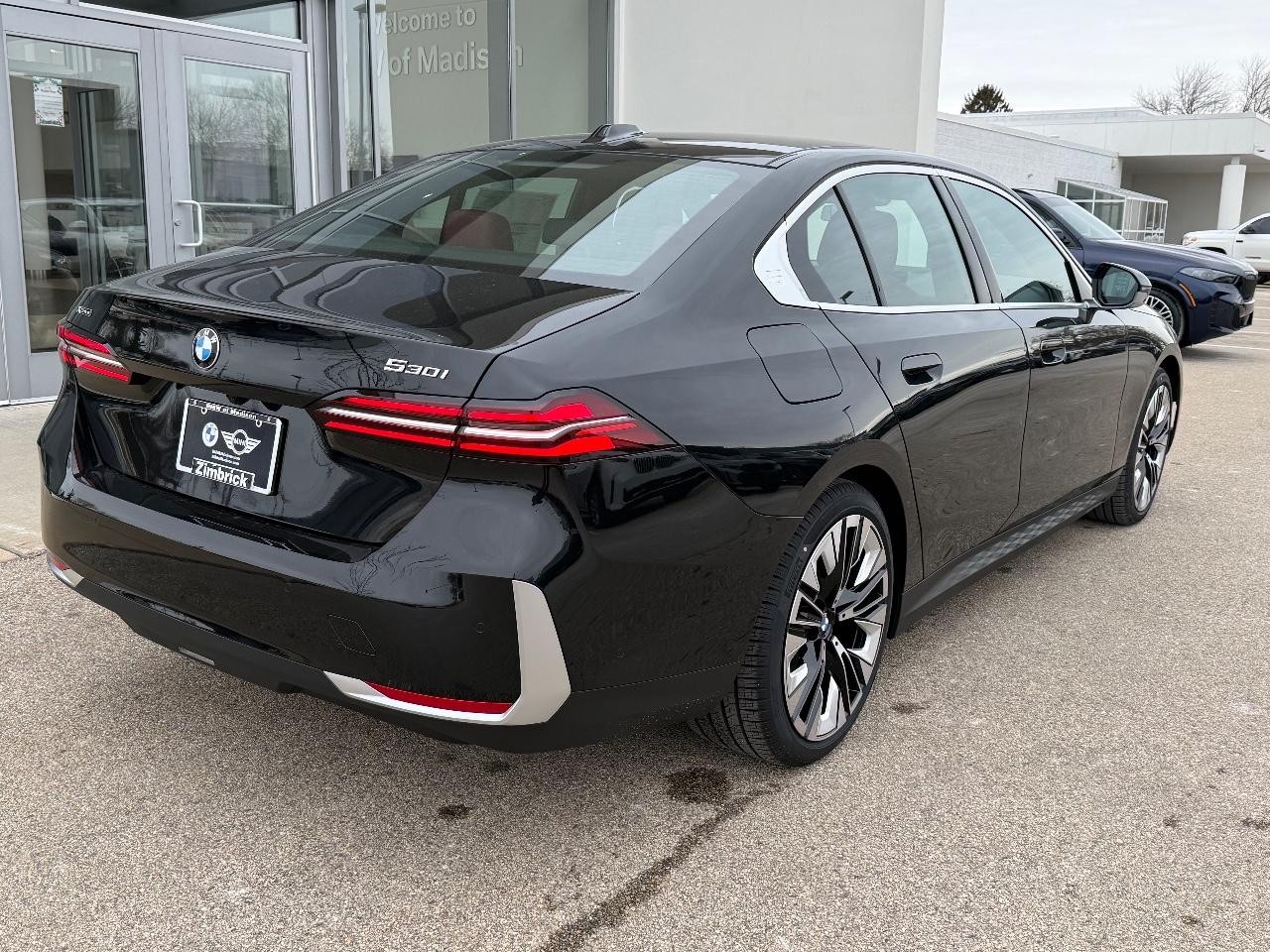 BMW 5 Series Vehicle Image 03