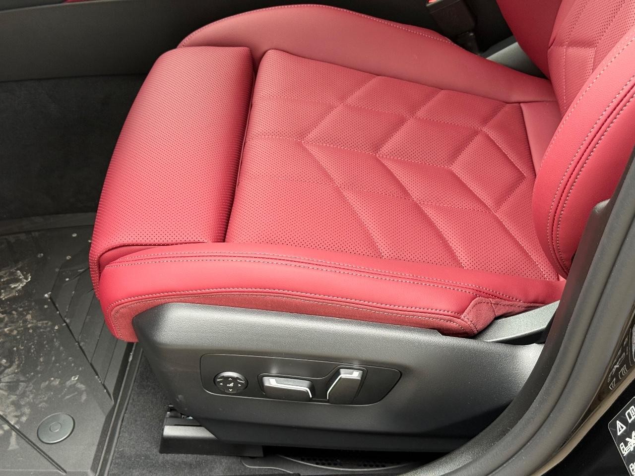 BMW 5 Series Vehicle Image 17