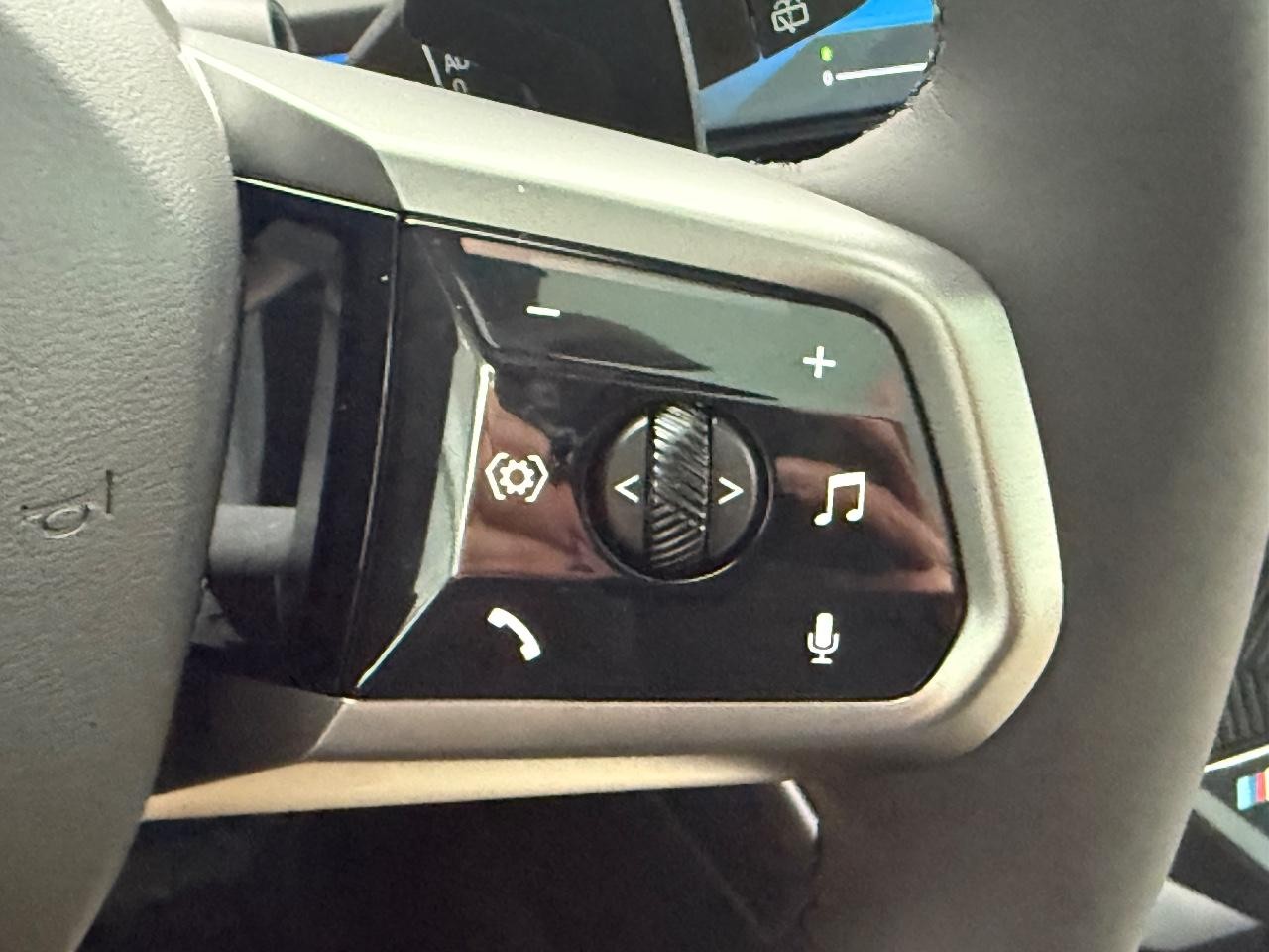 BMW X3 Vehicle Image 12