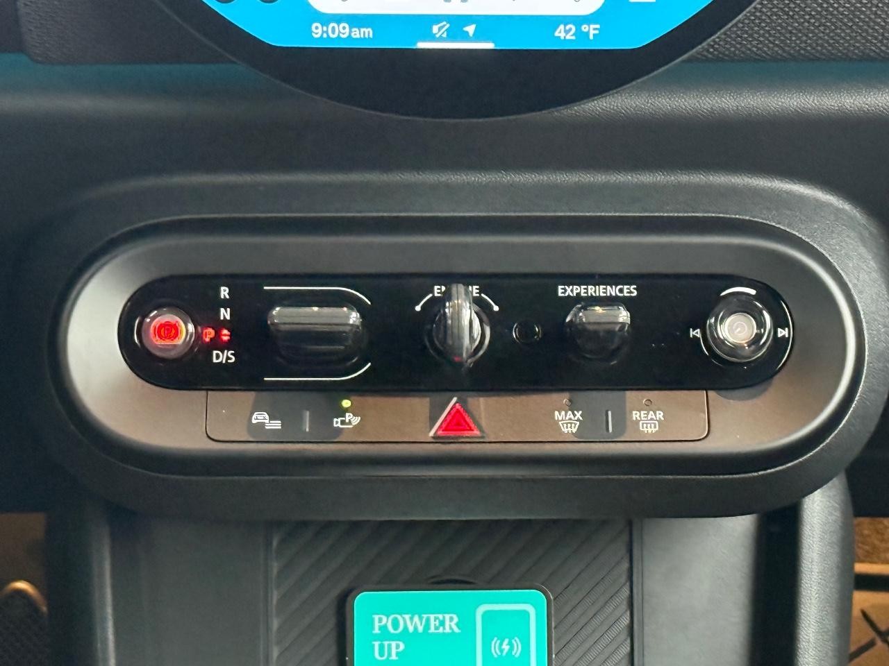 MINI Convertible Vehicle Image 09