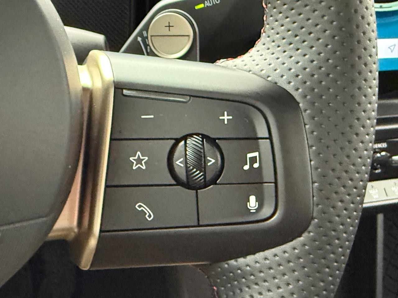 MINI Convertible Vehicle Image 13