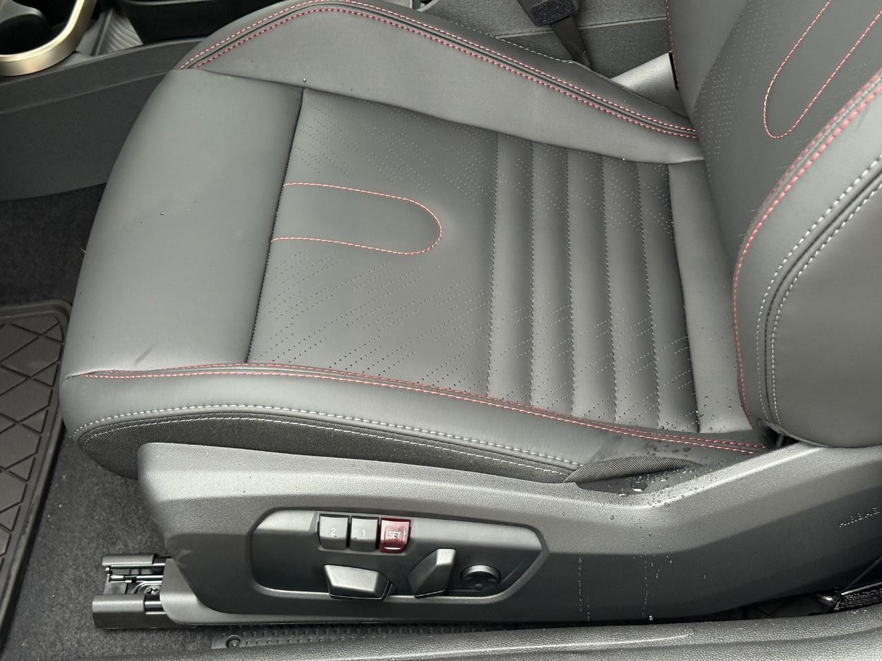 MINI Convertible Vehicle Image 17