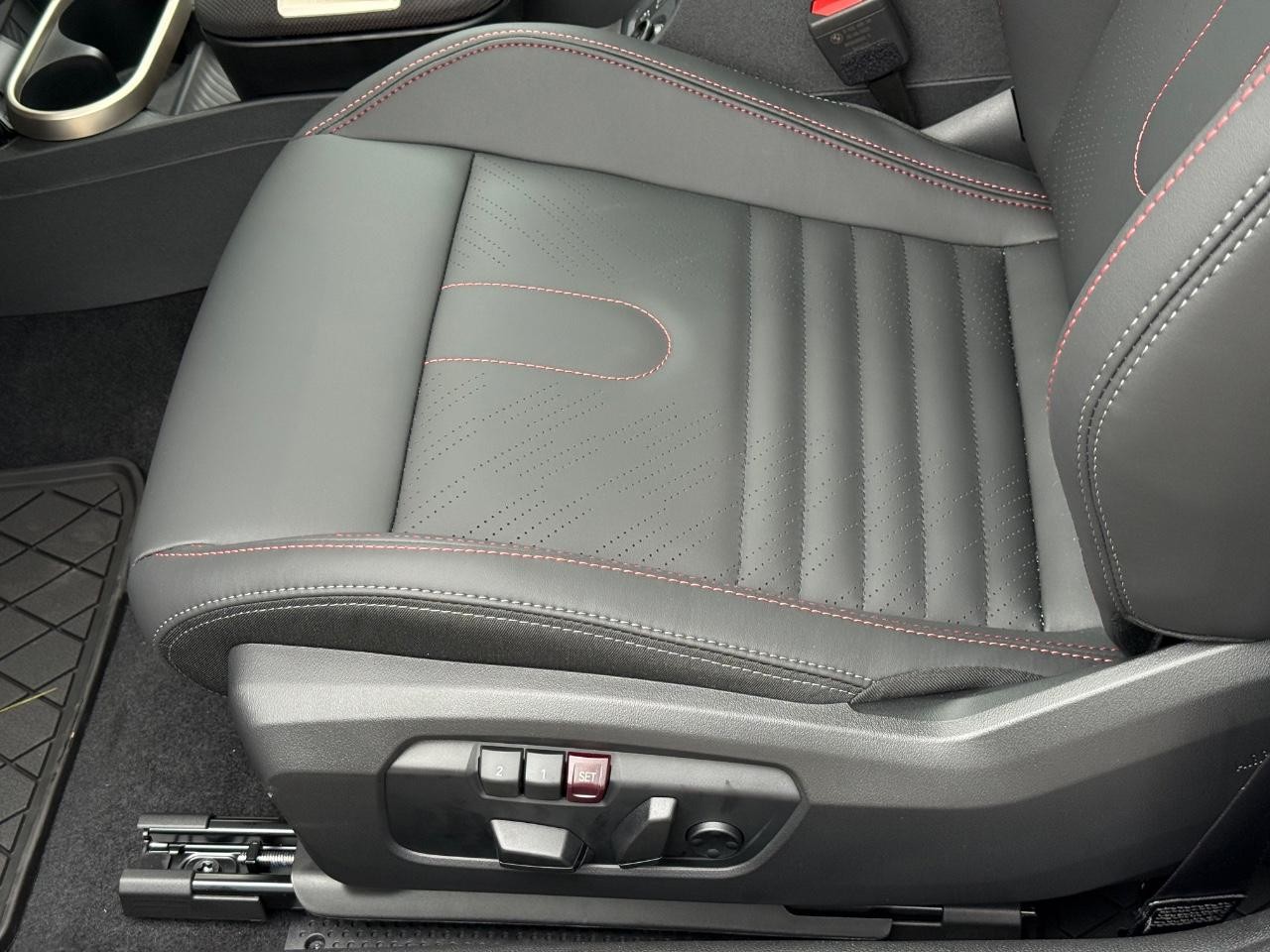 MINI Hardtop 2 Door Vehicle Image 16