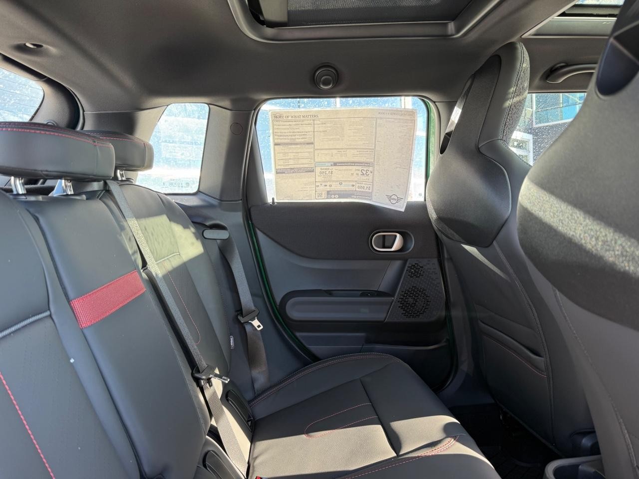 MINI Hardtop 4 Door Vehicle Image 05