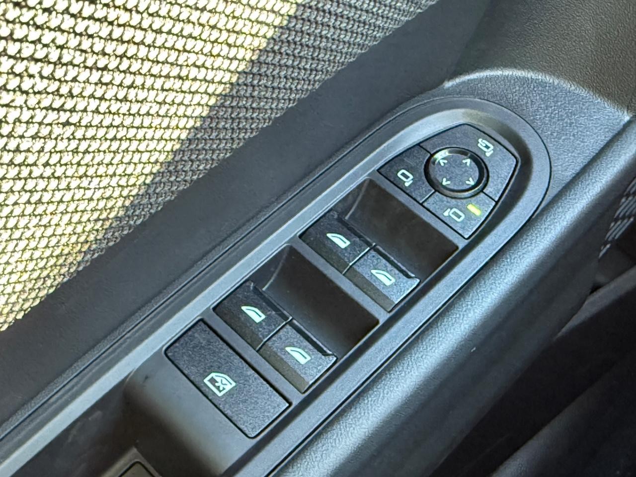 MINI Hardtop 4 Door Vehicle Image 14