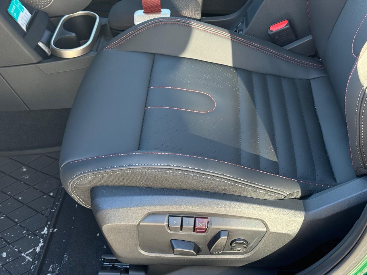 MINI Hardtop 4 Door Vehicle Image 15