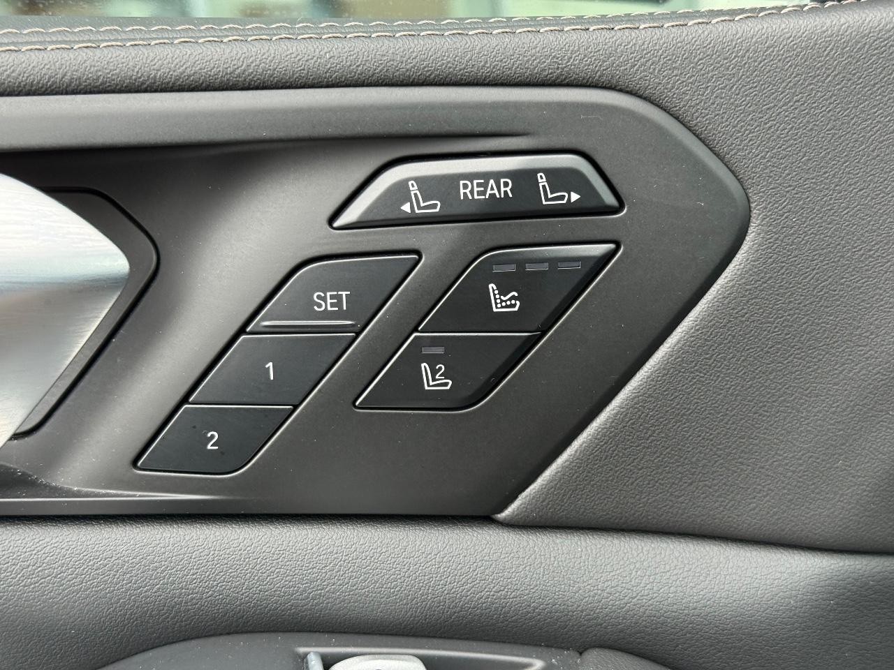 BMW X7 Vehicle Image 15