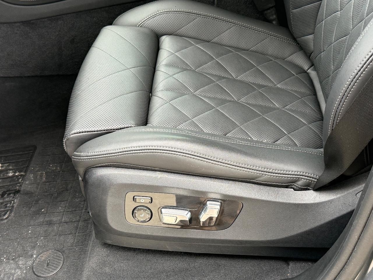 BMW X7 Vehicle Image 23