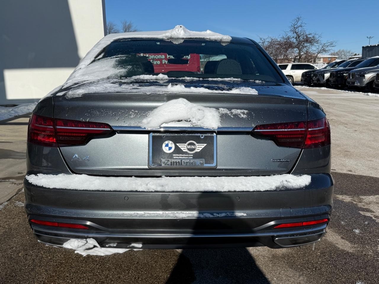 Audi A4 Sedan Vehicle Full-screen Gallery Image 04