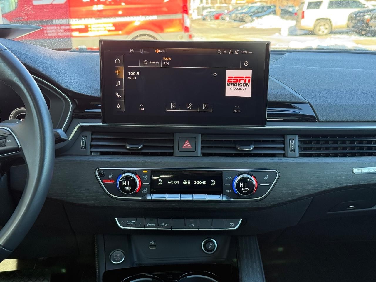 Audi A4 Sedan Vehicle Full-screen Gallery Image 11